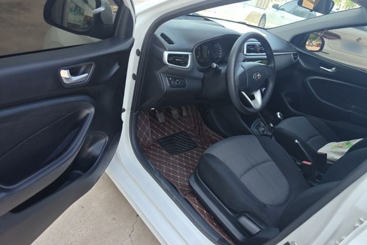 Used Hyundai Verna (older generation) 2017 1.4L Manual Huancai Edition China V Standard Driver Seat