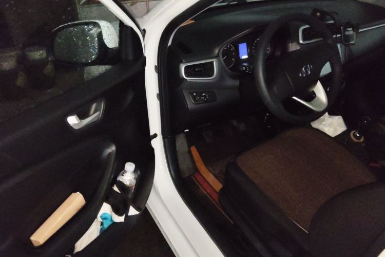 Used Hyundai Verna (older generation) 2017 1.4L Manual Refreshed Version China V Standard Driver Seat