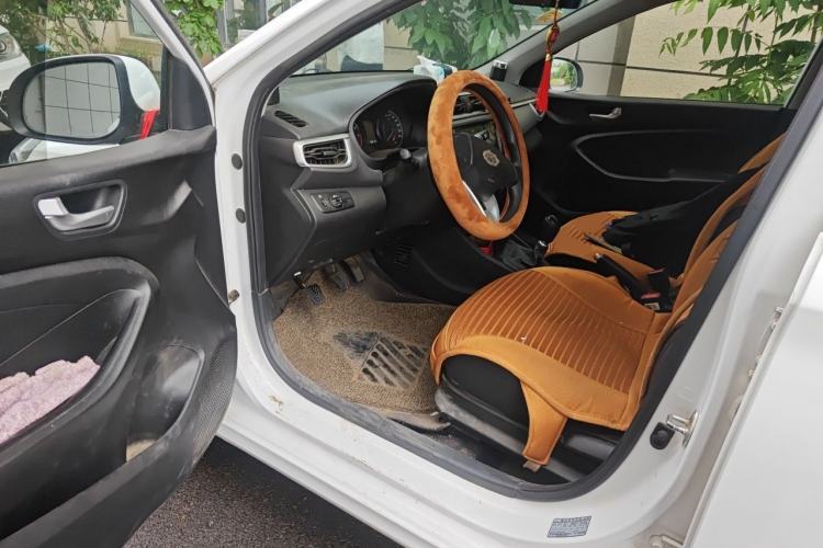 Used Hyundai Verna (older generation) 2017 1.4L Manual Refreshed Version China VI Standard Driver Seat