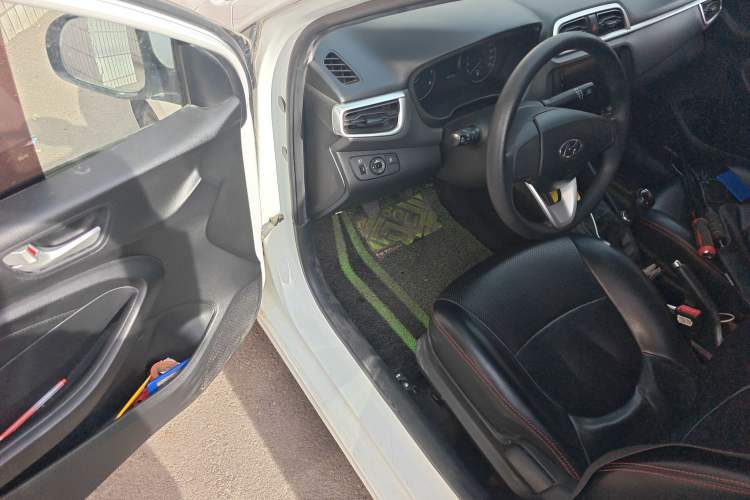 Used Hyundai Verna (older generation) 2017 1.4L Manual Refreshed Version China VI Standard Driver Seat