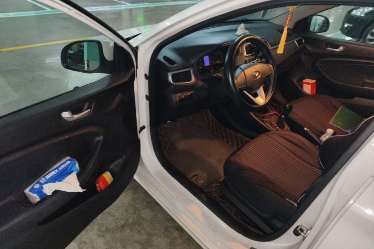 Used Hyundai Verna (older generation) 2017 1.4L Manual Refreshed Version China V Standard Driver Seat