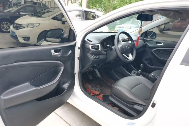 Used Hyundai Verna (older generation) 2017 1.4L Manual Refreshed Version China V Standard Driver Seat