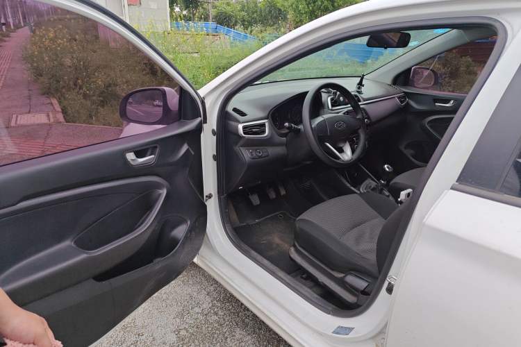 Used Hyundai Verna (older generation) 2017 1.4L Manual Huancai Edition China V Standard Driver Seat