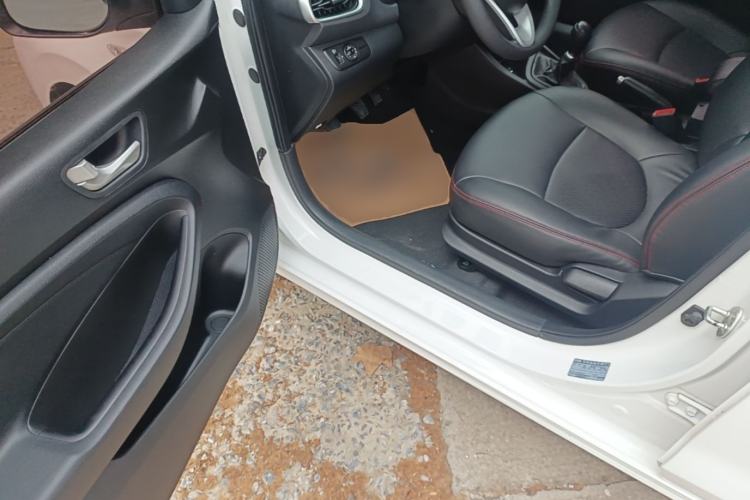 Used Hyundai Verna (older generation) 2017 1.4L Manual Refreshed Version China V Standard Driver Seat
