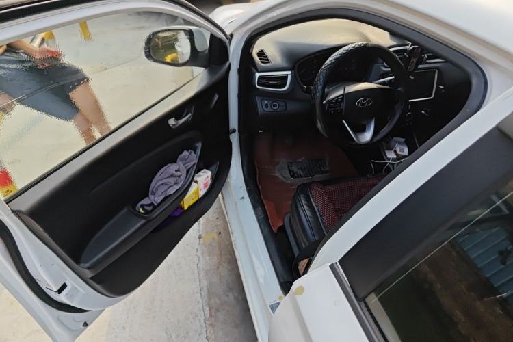 Used Hyundai Verna (older generation) 2017 1.4L Manual Huancailian Connected Version China V Standard Driver Seat
