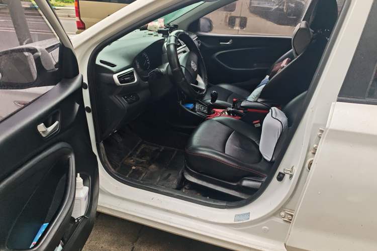 Used Hyundai Verna (older generation) 2017 1.4L Manual Huancailian Connected Version China V Standard Driver Seat