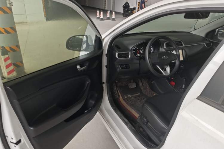Used Hyundai Verna (older generation) 2017 1.4L Automatic YueXiang Edition China V-standard Driver Seat