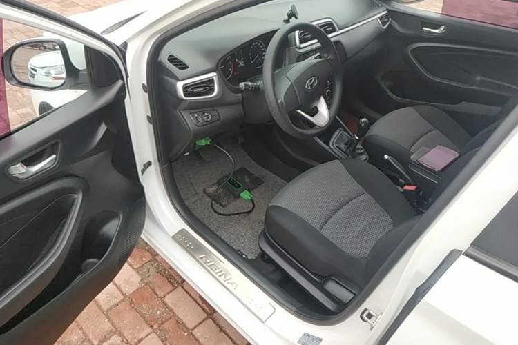 Used Hyundai Verna (older generation) 2017 1.4L Manual Refreshed Version China V Standard Driver Seat