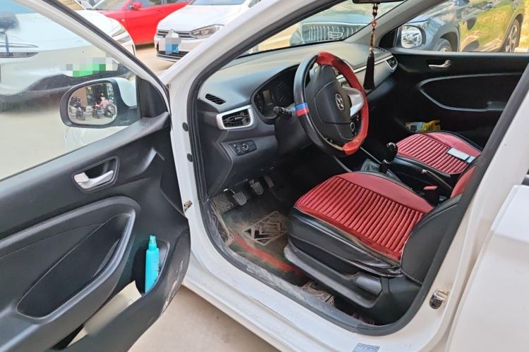 Used Hyundai Verna (older generation) 2017 1.4L Manual Refreshed Version China VI Standard Driver Seat