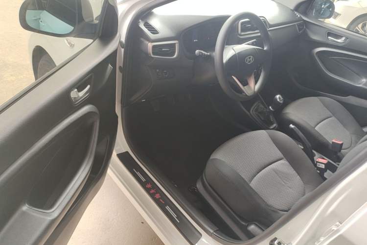 Used Hyundai Verna (older generation) 2017 1.4L Manual Huancai Edition China V Standard Driver Seat