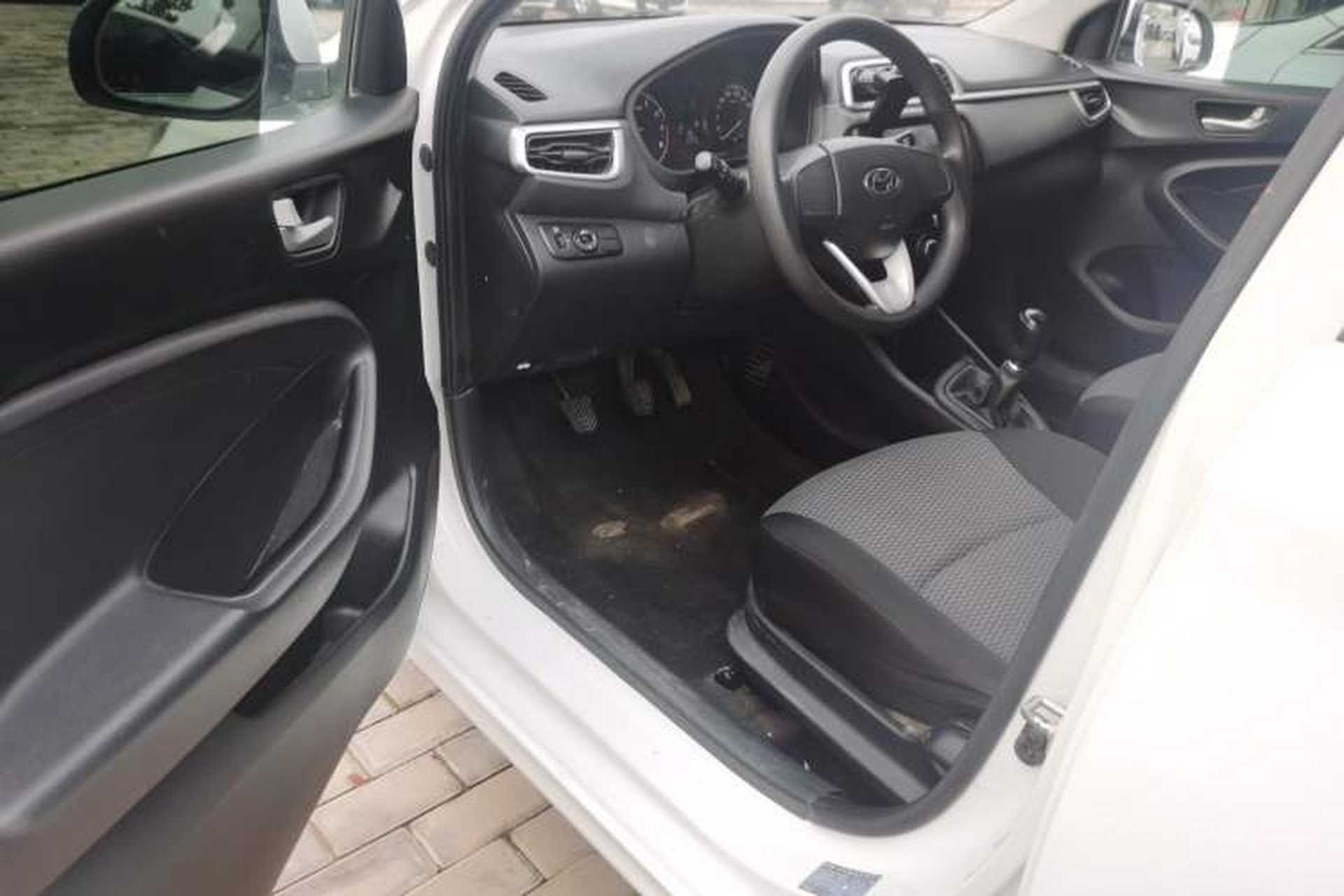 Used Hyundai Verna (older generation) 2017 1.4L Manual Refreshed Version China V Standard Driver Seat