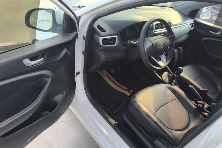 Used Hyundai Verna (older generation) 2017 1.4L Manual Refreshed Version China VI Standard Driver Seat