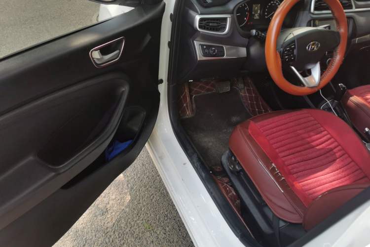 Used Hyundai Verna (older generation) 2017 1.4L Automatic YueXiang Connected Version China V Standard Driver Seat