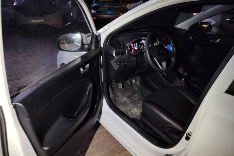 Used Hyundai Verna (older generation) 2017 1.4L Manual Refreshed Version China V Standard Driver Seat