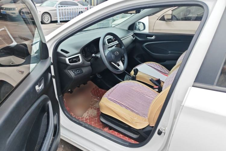 Used Hyundai Verna (older generation) 2017 1.4L Manual Refreshed Version China VI Standard Driver Seat