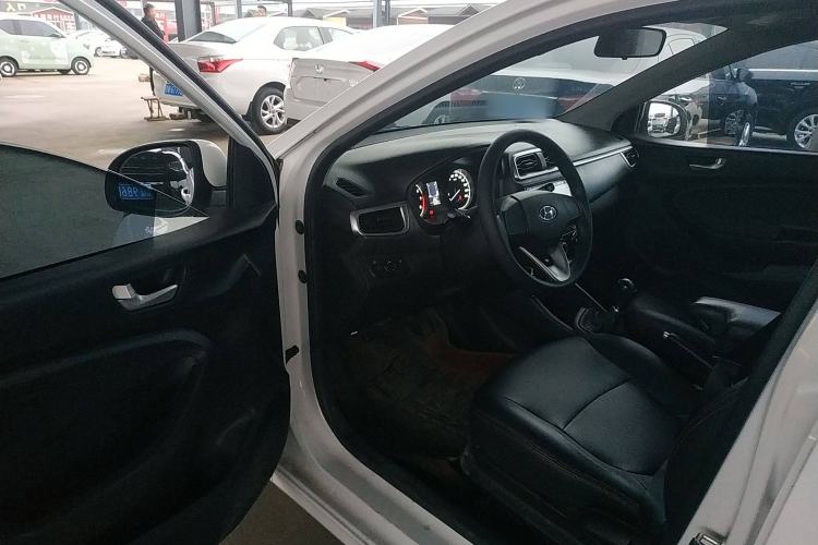 Used Hyundai Verna (older generation) 2017 1.4L Manual Refreshed Version China VI Standard Driver Seat