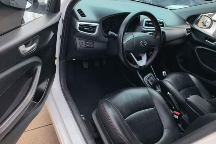 Used Hyundai Verna (older generation) 2017 1.4L Manual Huancai Edition China V Standard Driver Seat