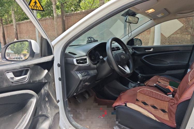 Used Hyundai Verna (older generation) 2017 1.4L Manual Refreshed Version China V Standard Driver Seat