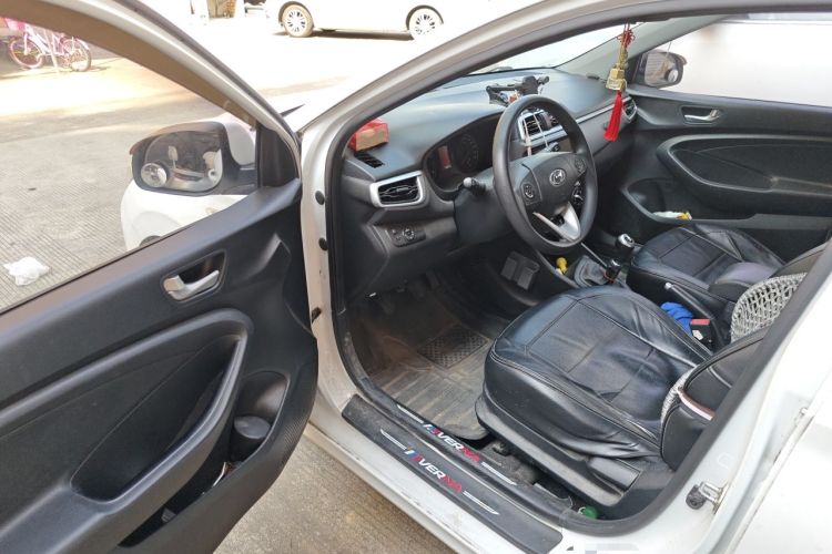 Used Hyundai Verna (older generation) 2017 1.4L Manual Huancai Connected Version China VI Driver Seat
