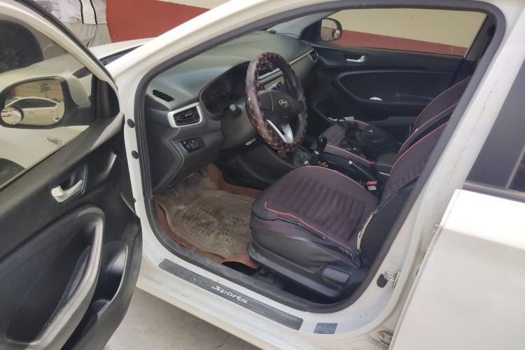 Used Hyundai Verna (older generation) 2017 1.4L Manual Refreshed Version China V Standard Driver Seat