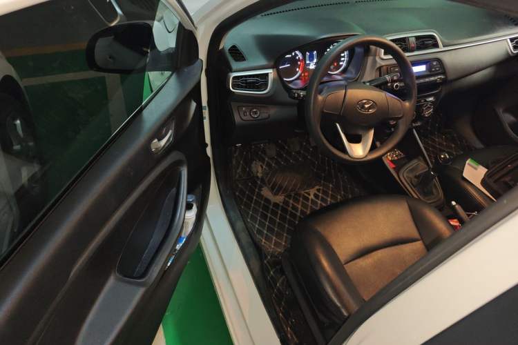 Used Hyundai Verna (older generation) 2017 1.4L Manual Refreshed Version China VI Standard Driver Seat