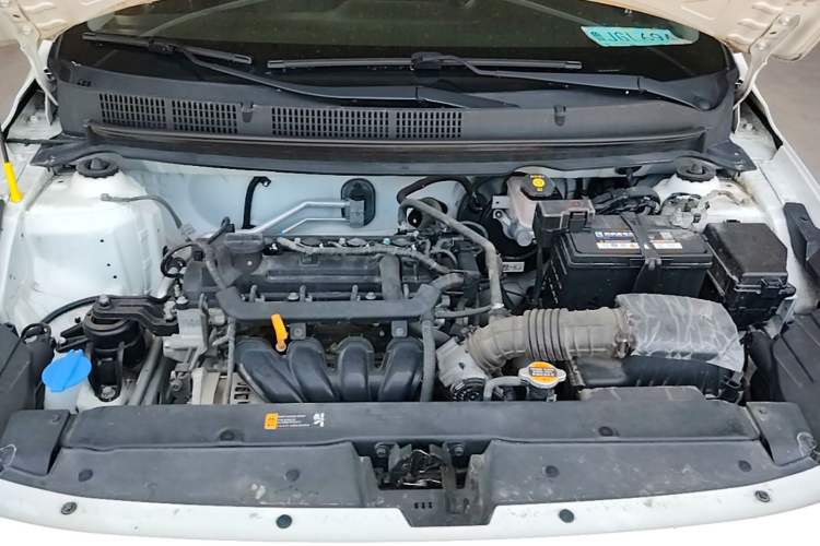 Used Hyundai Verna (older generation) 2017 1.4L Manual Refreshed Version China V Standard Engine Bay