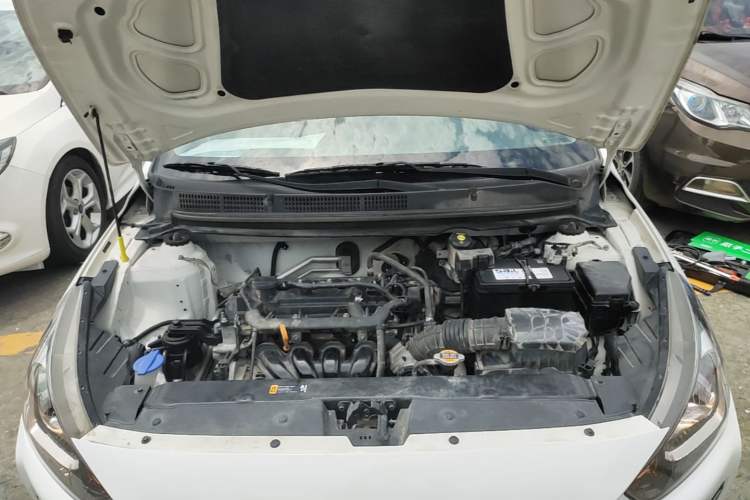 Used Hyundai Verna (older generation) 2017 1.4L Manual Huancai Edition China V Standard Engine Bay