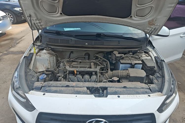 Used Hyundai Verna (older generation) 2017 1.4L Manual Refreshed Version China V Standard Engine Bay