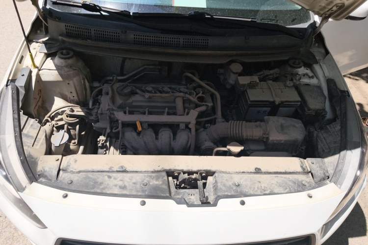 Used Hyundai Verna (older generation) 2017 1.4L Manual Refreshed Version China V Standard Engine Bay