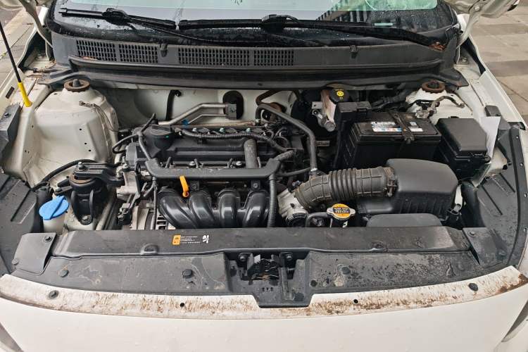 Used Hyundai Verna (older generation) 2017 1.4L Manual Huancailian Connected Version China V Standard Engine Bay