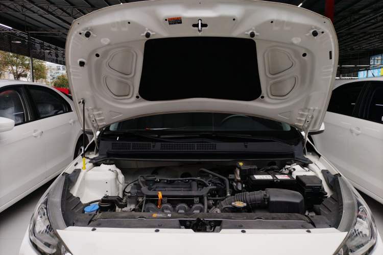 Used Hyundai Verna (older generation) 2017 1.4L Manual Huancai Edition China V Standard Engine Bay