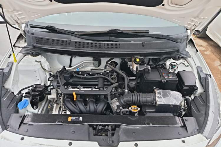 Used Hyundai Verna (older generation) 2017 1.4L Manual Refreshed Version China VI Standard Engine Bay