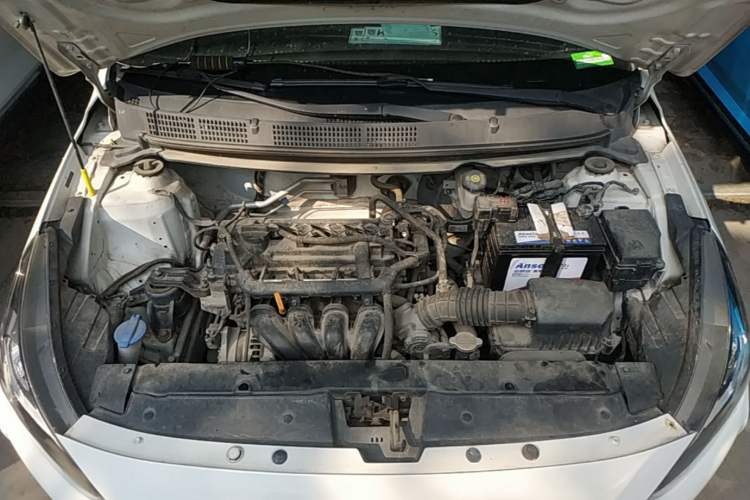 Used Hyundai Verna (older generation) 2017 1.4L Manual Huancai Edition China V Standard Engine Bay
