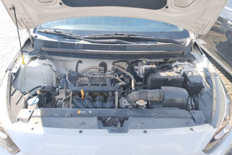 Used Hyundai Verna (older generation) 2017 1.4L Manual Huancai Edition China V Standard Engine Bay