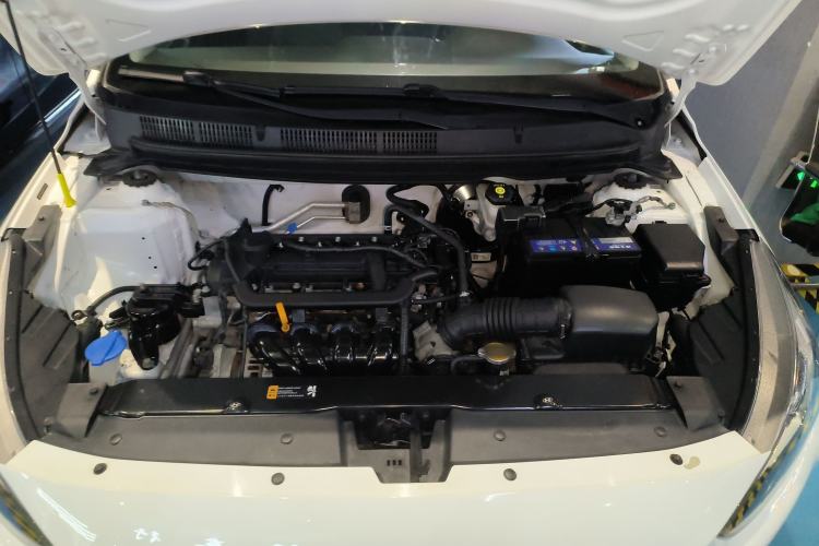 Used Hyundai Verna (older generation) 2017 1.4L Manual Refreshed Version China V Standard Engine Bay