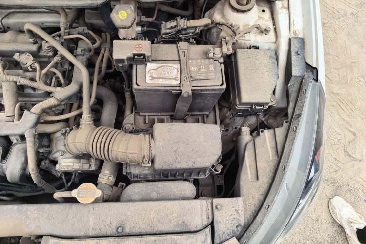 Used Hyundai Verna (older generation) 2017 1.4L Manual Refreshed Version China V Standard Engine Bay Left