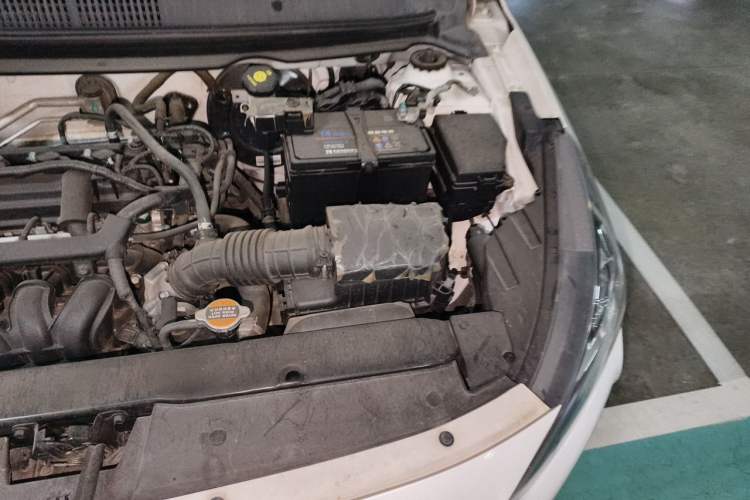 Used Hyundai Verna (older generation) 2017 1.4L Manual Refreshed Version China V Standard Engine Bay Left