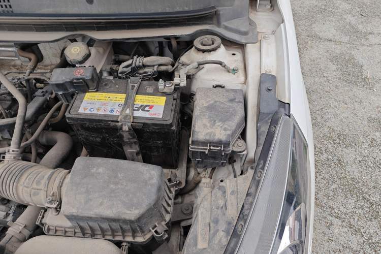 Used Hyundai Verna (older generation) 2017 1.4L Manual Huancai Edition China V Standard Engine Bay Left