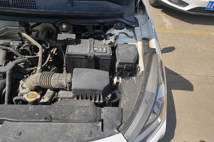 Used Hyundai Verna (older generation) 2017 1.4L Manual Refreshed Version China VI Standard Engine Bay Left