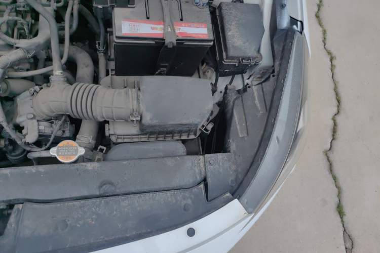 Used Hyundai Verna (older generation) 2017 1.4L Manual Refreshed Version China V Standard Engine Bay Left