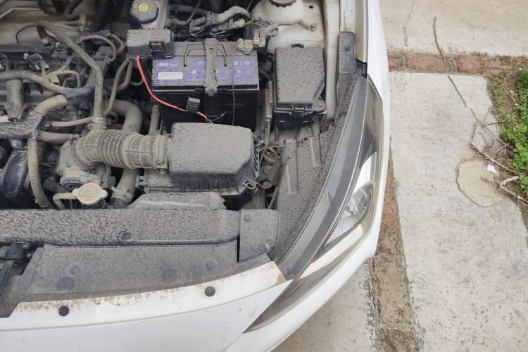 Used Hyundai Verna (older generation) 2017 1.4L Manual Refreshed Version China V Standard Engine Bay Left
