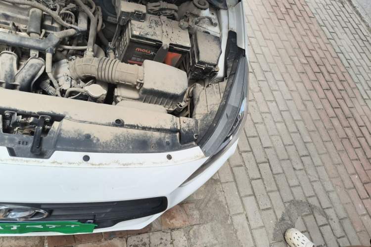 Used Hyundai Verna (older generation) 2017 1.4L Manual Refreshed Version China VI Standard Engine Bay Left