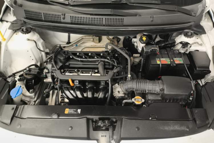 Used Hyundai Verna (older generation) 2017 1.4L Manual Refreshed Version China V Standard Engine Bay