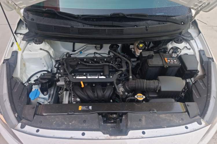 Used Hyundai Verna (older generation) 2017 1.4L Manual Huancai Edition China VI Engine Bay