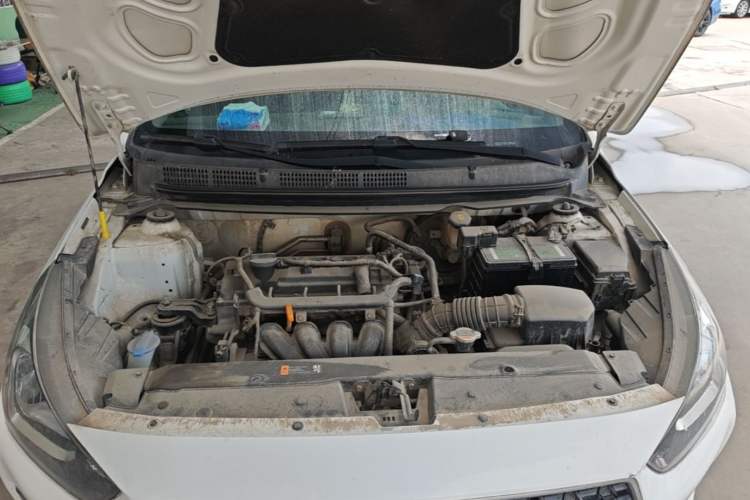 Used Hyundai Verna (older generation) 2017 1.4L Manual Huancai Edition China V Standard Engine Bay