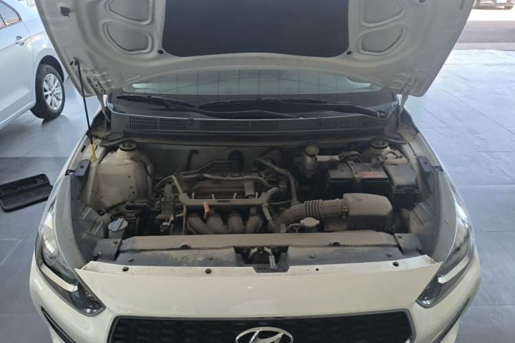 Used Hyundai Verna (older generation) 2017 1.4L Manual Huancai Edition China VI Engine Bay