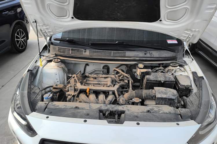 Used Hyundai Verna (older generation) 2017 1.4L Manual Refreshed Version China VI Standard Engine Bay