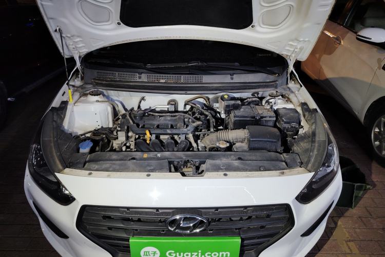 Used Hyundai Verna (older generation) 2017 1.4L Manual Refreshed Version China V Standard Engine Bay