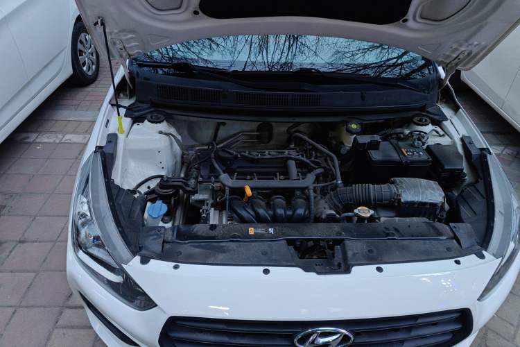 Used Hyundai Verna (older generation) 2017 1.4L Manual Refreshed Version China V Standard Engine Bay Right