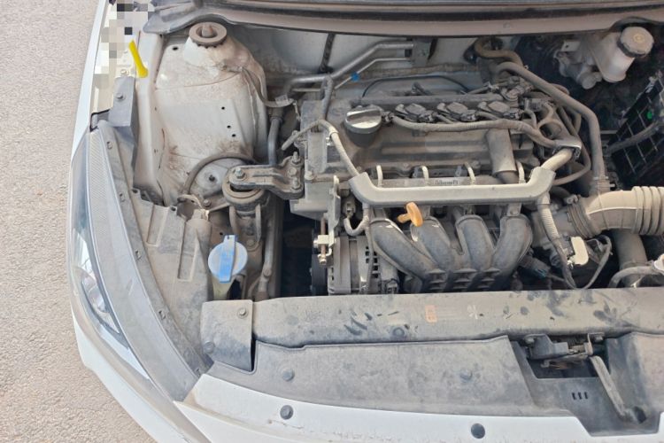 Used Hyundai Verna (older generation) 2017 1.4L Manual Refreshed Version China VI Standard Engine Bay Right